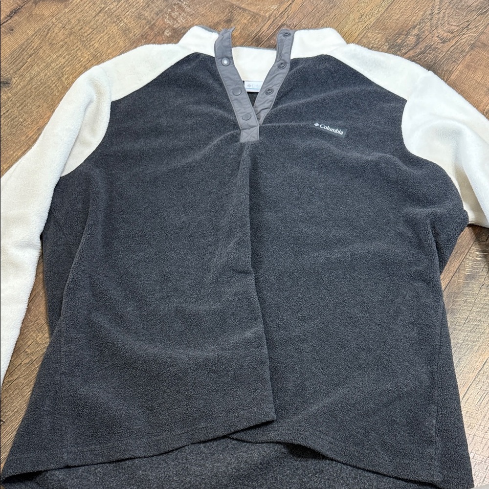 Columbia Charcoal and Ivory Fleece Pullover - Picture 2 of 2